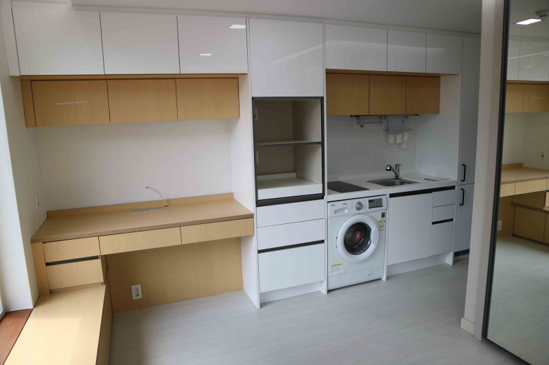 Officetel near Ewha Womans Univ. Station
